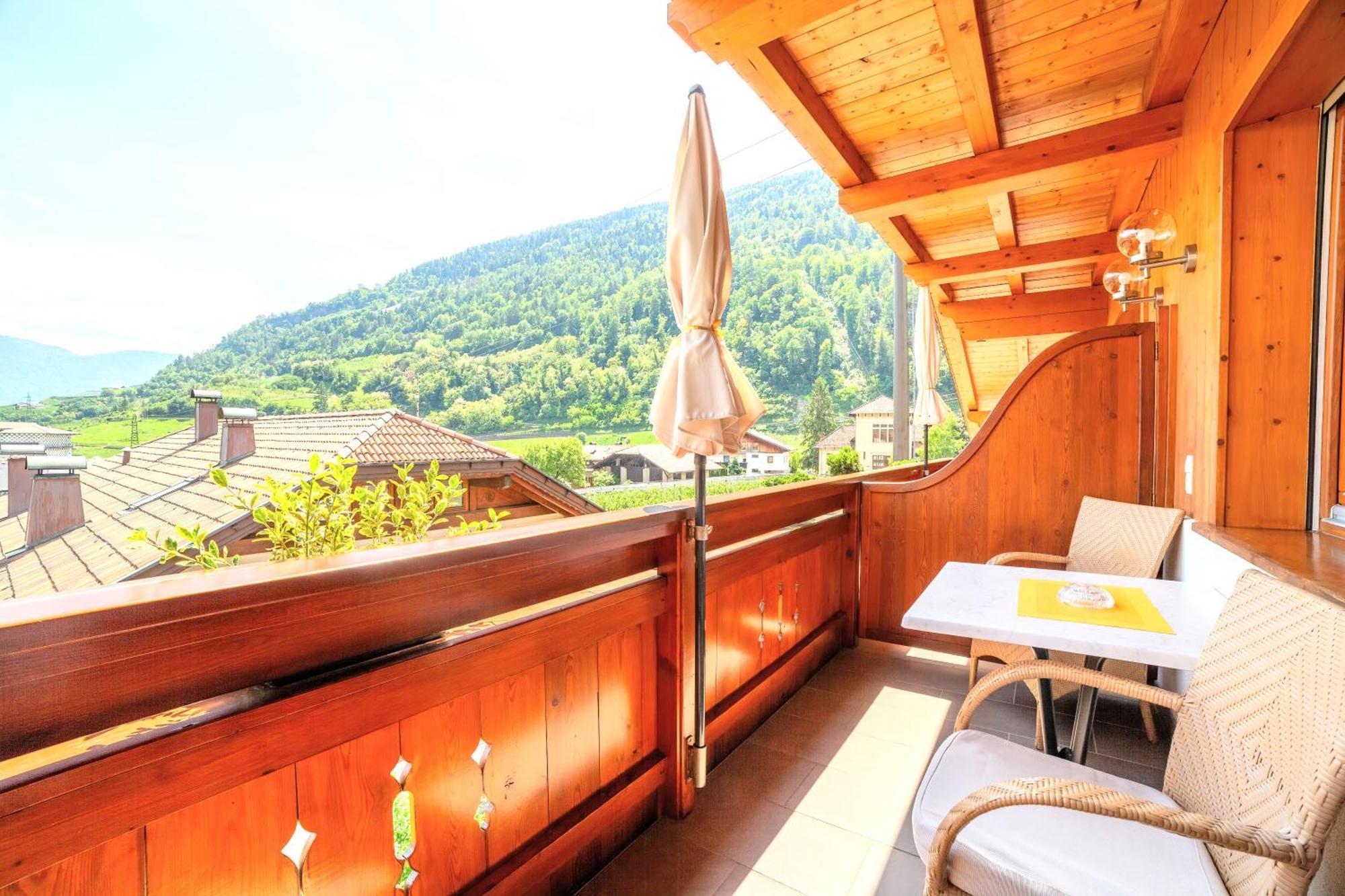 Appartementhaus Tratter Lagundo Kültér fotó